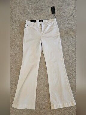 White Flared Seven For All Mankind Jeans - Clean Classic Style